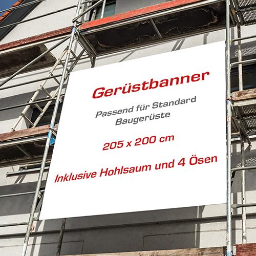 Weißes Gerüstbanner mit rotem Schriftzug an einer Gerüstkonstruktion